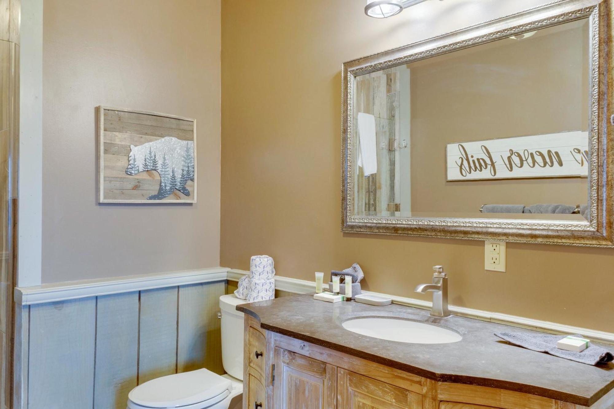 Spacious Gatlinburg Cabin With Hot Tub And Game Room! Bagian luar foto