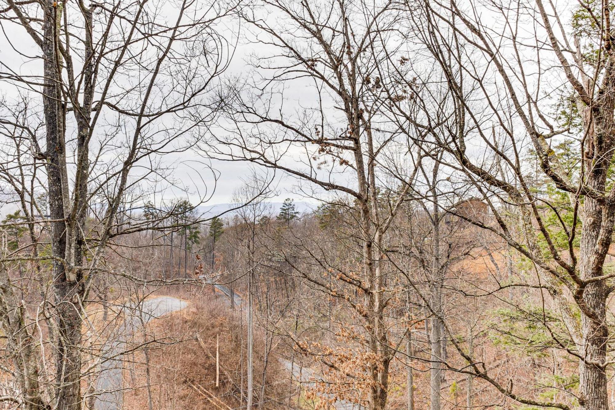 Spacious Gatlinburg Cabin With Hot Tub And Game Room! Bagian luar foto