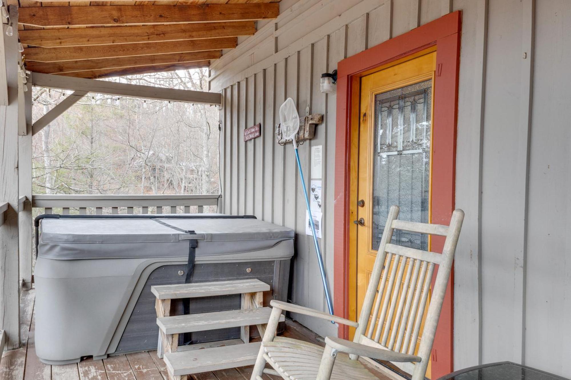 Spacious Gatlinburg Cabin With Hot Tub And Game Room! Bagian luar foto