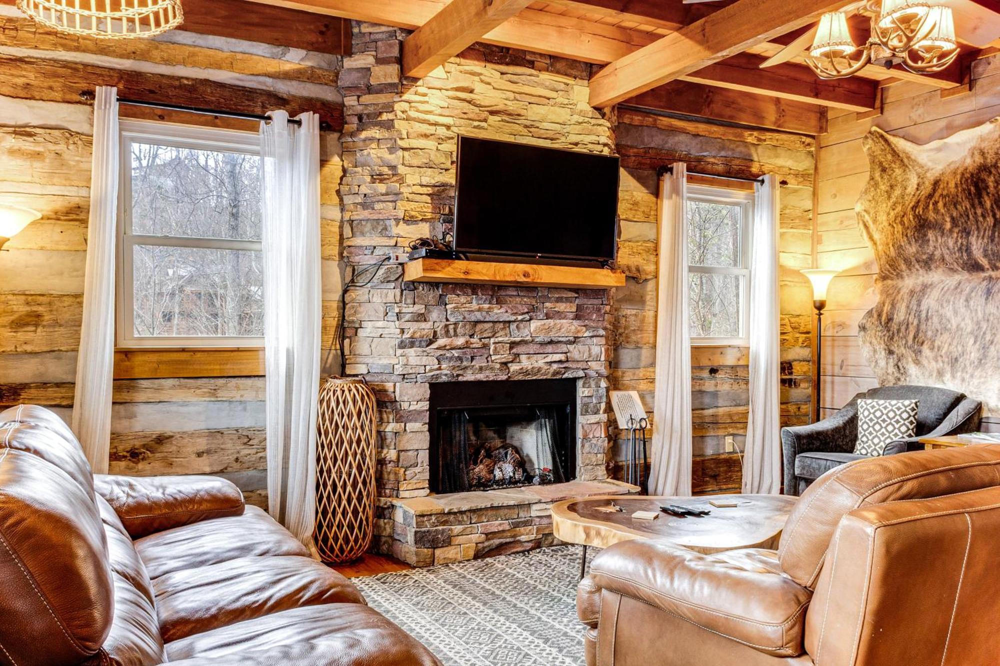 Spacious Gatlinburg Cabin With Hot Tub And Game Room! Bagian luar foto